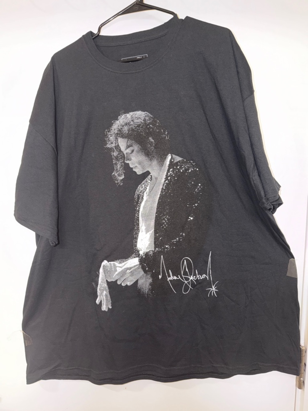 🎤🧤🎤Michael Jackson Black Tee with Signature Print - Size 3XL